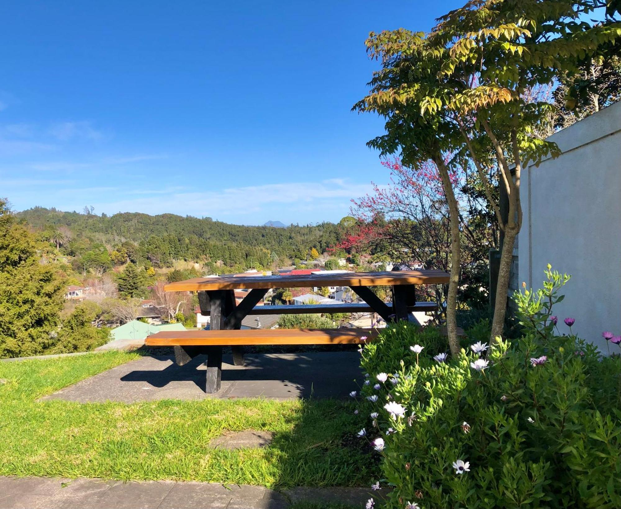 Appartamento Hillcrest Two Whakatane Esterno foto